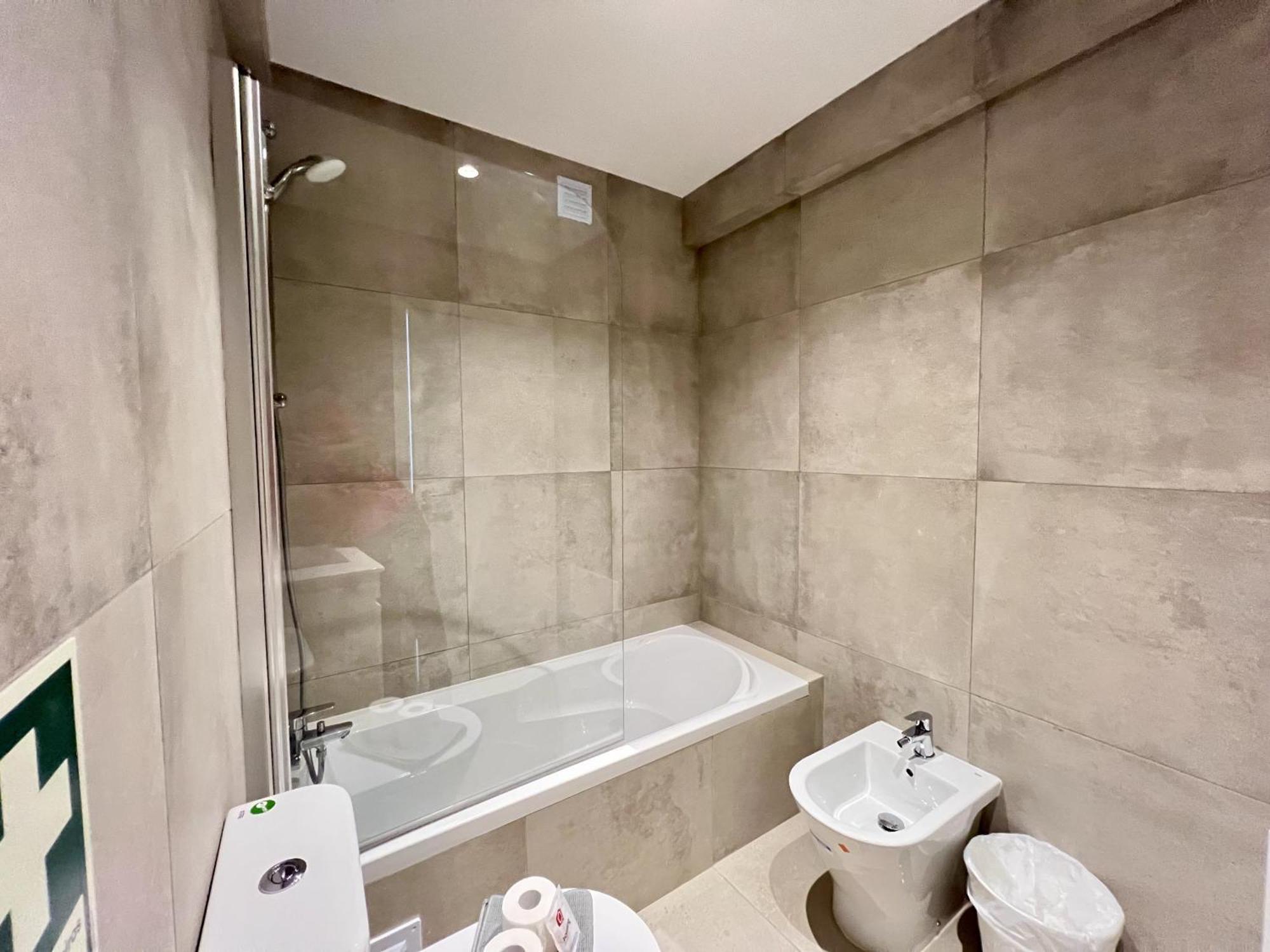 Stylish 2 With Pool By Homing Appartement