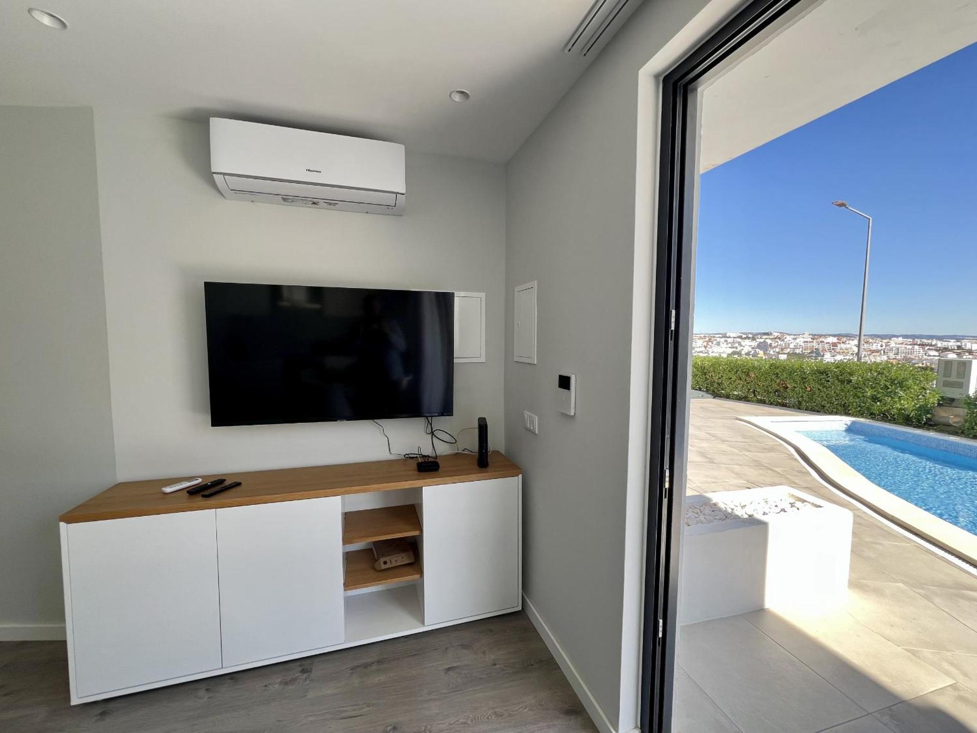 Appartement Stylish 2 With Pool By Homing