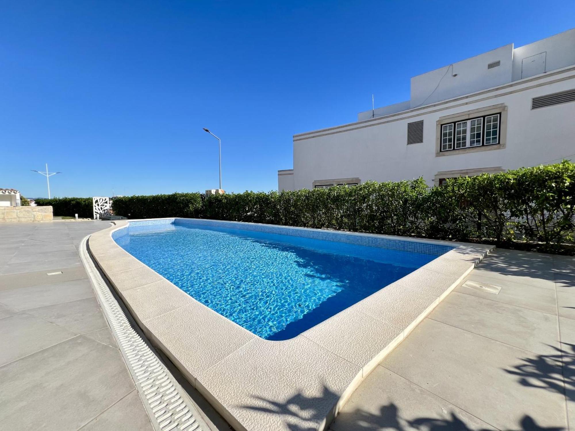 Appartement Stylish 2 With Pool By Homing